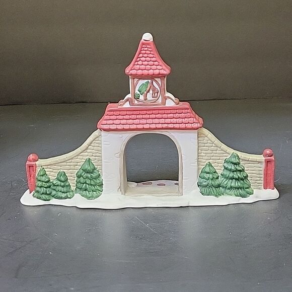 VINTAGE  90's  ST.NICHOLAS SQUARE "VILLAGE GATE" ACCESSORY - Picture 4 of 7